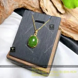 Mặt dây chuyền Oval ngọc bích Canada, vàng 18k - Hình ảnh 2