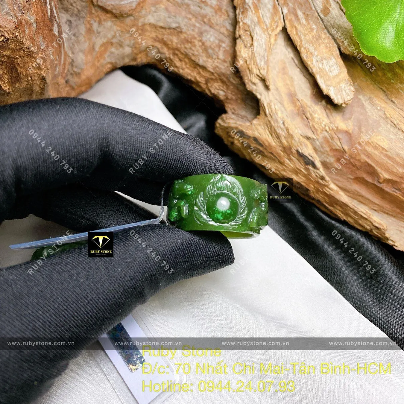 Nhẫn càn long Ngọc bích Canada chạm song Mã Nhẫn càn long Ngọc bích Canada chạm song Mã - Ảnh 3