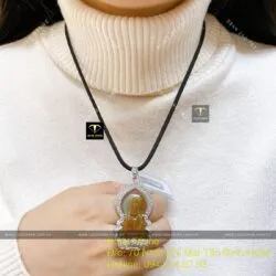 Phật Quan Âm ngọc Cẩm thạch huyết, vàng 18k - Hình ảnh 2