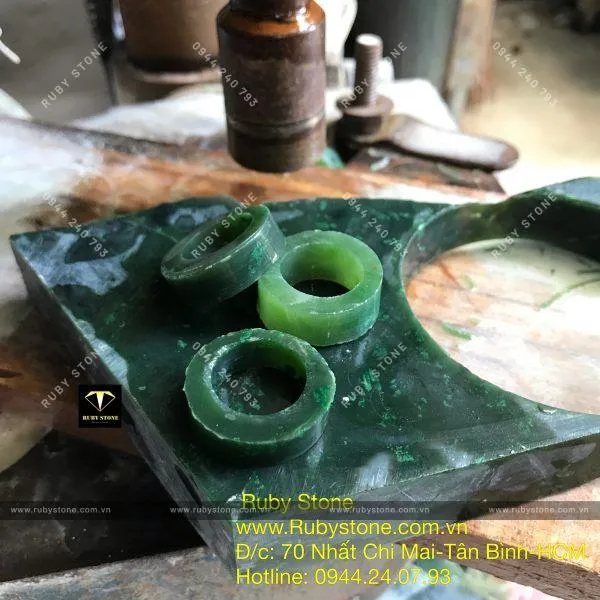 Đá thô Ngọc Bích 