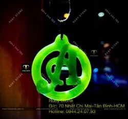 Mặt dây chuyền chữ cái Ngọc Bích, khắc theo yêu cầu