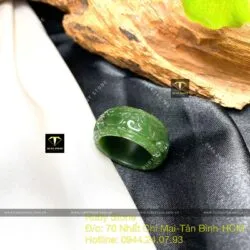 Nhẫn ngọc bích Canada chạm Long-Phụng, bản 12mm - Hình ảnh 4