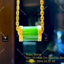 Lu thống Ngọc bích Canada, vàng 18k