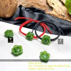 Charm hoa sen Ngọc bích Canada chạm tay Charm hoa sen Ngọc bích Canada chạm tay