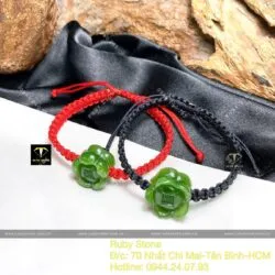 Charm hoa sen Ngọc bích Canada chạm tay