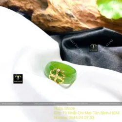Nhẫn Ngọc Bích Canada điểm cỏ bốn lá, vàng 18k - Hình ảnh 4
