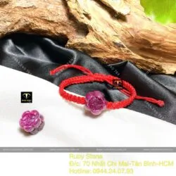 Charm hoa sen Ruby Nam Phi đeo tay