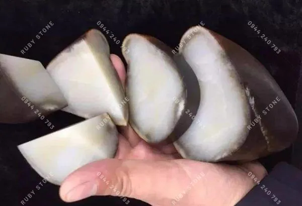 Ngọc bích Hoà Điền (Hetian)