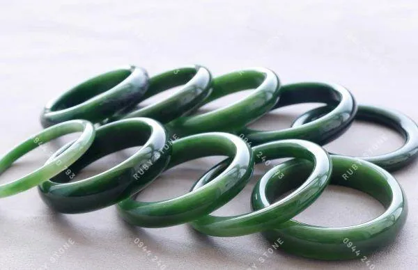 Ngọc bích Hoà Điền (Hetian)