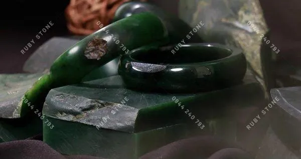 Ngọc bích Hoà Điền (Hetian)