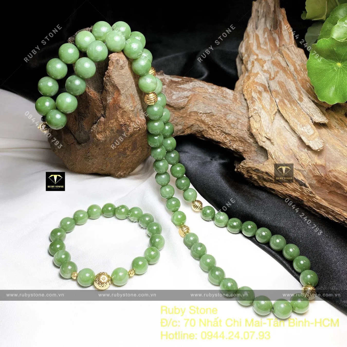 Bộ sản phẩm Vòng cổ và vòng tay Ngọc bích Canada 10 ly, bi vàng 18k Bộ sản phẩm Vòng cổ và vòng tay Ngọc bích Canada 10 ly, bi vàng 18k - Ảnh 4