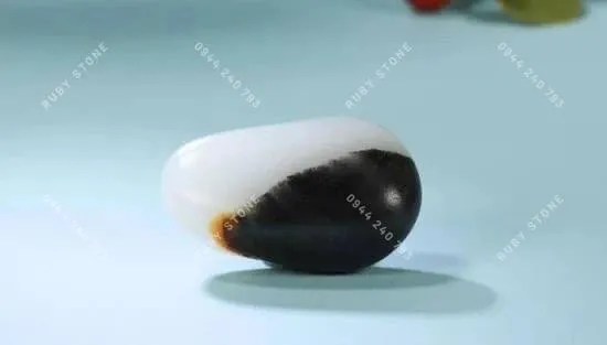 Ngọc bích Hoà Điền (Hetian)