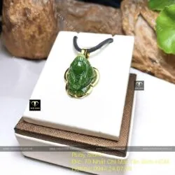 Mặt dây chuyền Thiềm thừ Ngọc bích Canada, vàng 18k - Ảnh 2