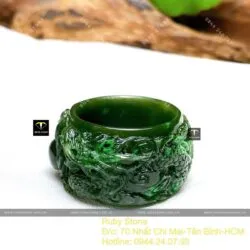 Nhẫn Ngọc bích Canada chạm Song Long tinh xảo, bản 20mm Nhẫn Ngọc bích Canada chạm Song Long tinh xảo, bản 20mm