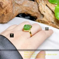 Nhẫn thiềm thừ Ngọc bích Canada, vàng 18k - Hình ảnh 5