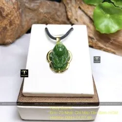 Mặt dây chuyền Thiềm thừ Ngọc bích Canada, vàng 18k
