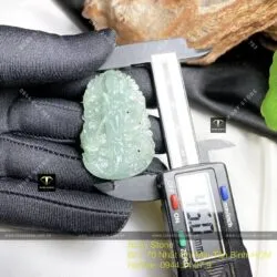 Phật bà Quán Thế Âm Bồ Tát phỉ thuý Lão Lam Thuỷ chạm tay tinh xảo, KT 45mm - Hình ảnh 5