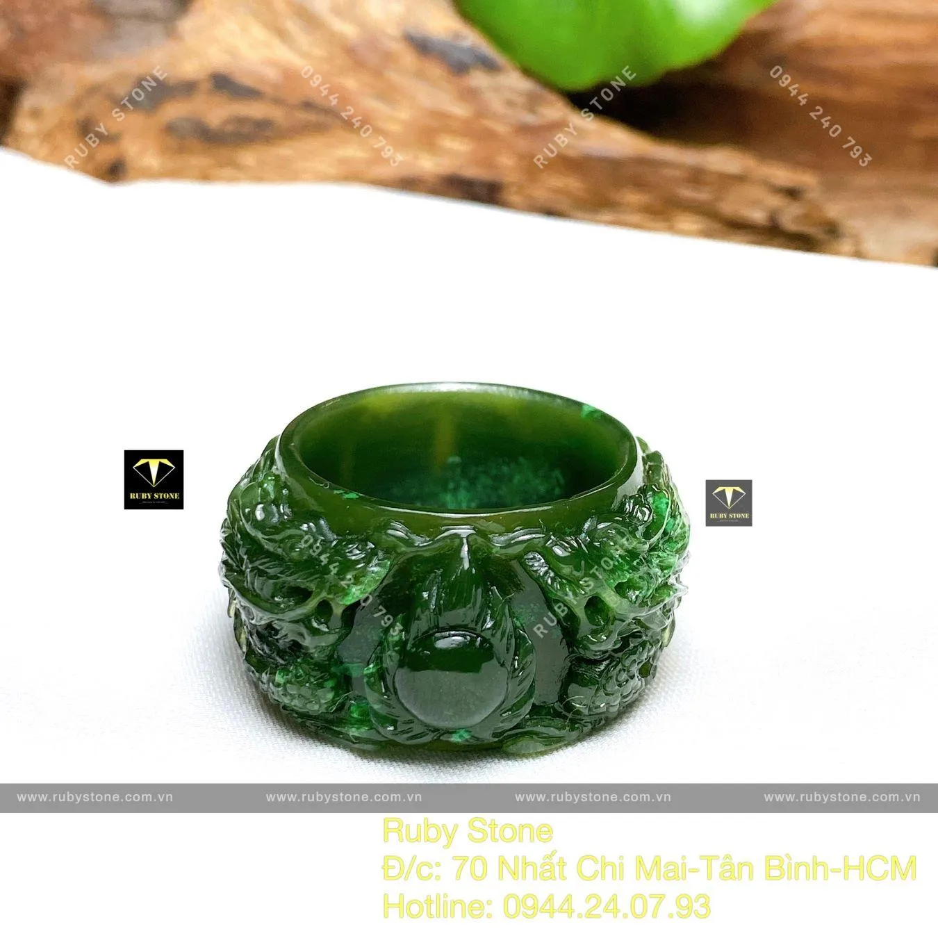 Nhẫn Ngọc bích Canada chạm Song Long tinh xảo, bản 20mm Nhẫn Ngọc bích Canada chạm Song Long tinh xảo, bản 20mm