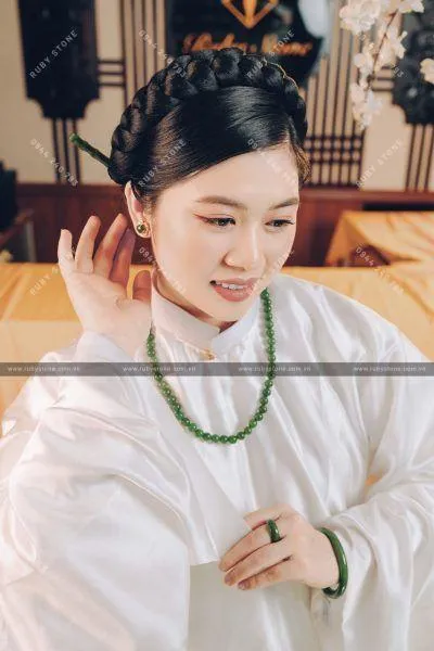 Vẻ đẹp Phương Đông của Ngọc - vẻ đẹp tinh tế và dịu dàng