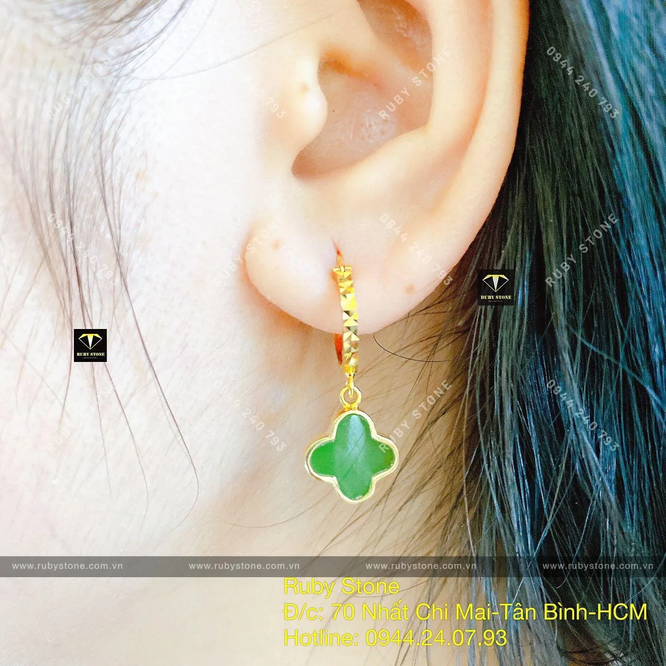 Khuyên tai cỏ bốn cánh Ngọc bích Canada, vàng 18k Khuyên tai cỏ bốn cánh Ngọc bích Canada, vàng 18k