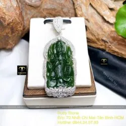 Phật Quan Thế Âm Bồ Tát Ngọc bích Canada bọc bạc, KT 58mm