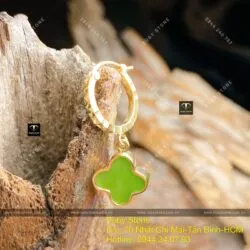 Khuyên tai cỏ bốn cánh Ngọc bích Canada, vàng 18k Khuyên tai cỏ bốn cánh Ngọc bích Canada, vàng 18k