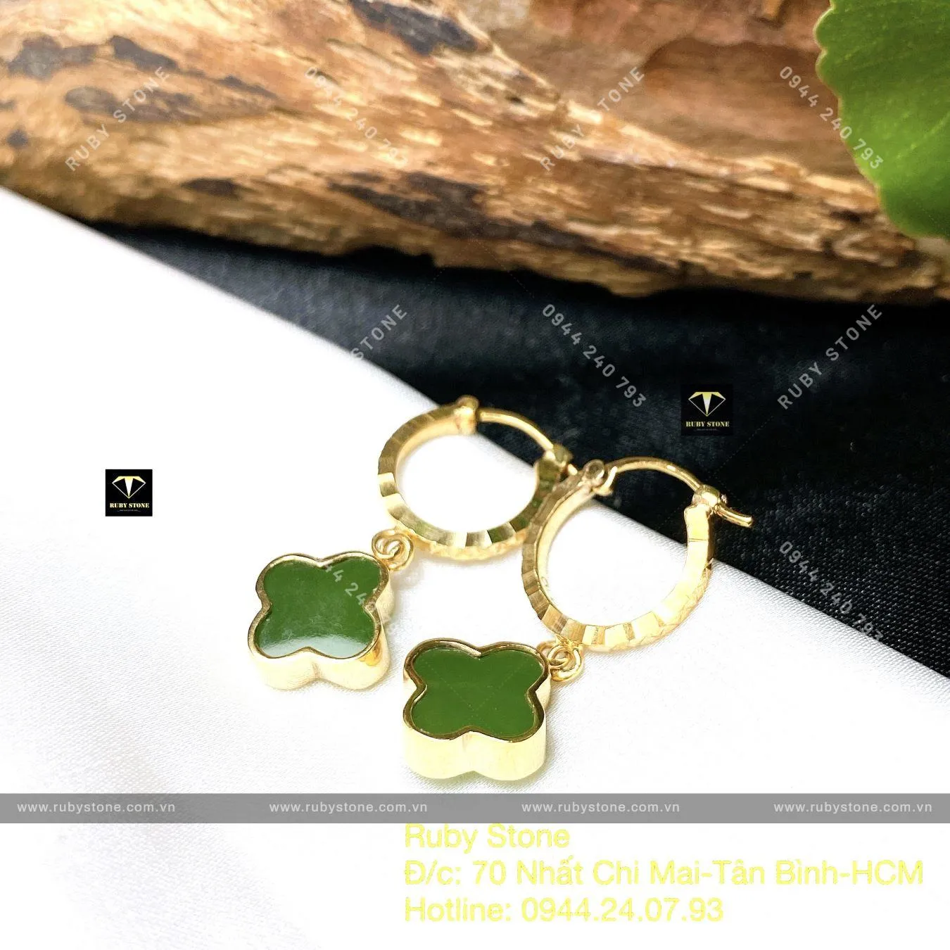 Khuyên tai cỏ bốn cánh Ngọc bích Canada, vàng 18k Khuyên tai cỏ bốn cánh Ngọc bích Canada, vàng 18k - Ảnh 3