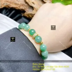 Vòng ngọc Cẩm thạch xanh lý 10 ly, mix charm vàng 18k - Hình ảnh 3