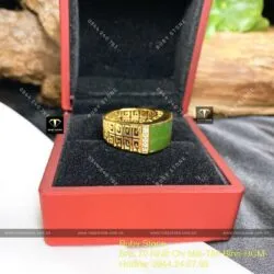 Nhẫn yên ngựa ngọc bích Canada xanh lá, vàng 18k - Ảnh 2