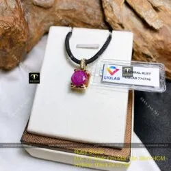 Mặt dây chuyền Ruby Nam Phi mài giác, vàng 18k - Hình ảnh 2
