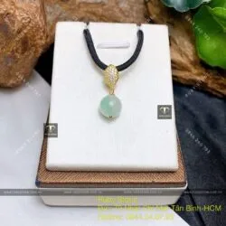 Mặt dây chuyền trái châu ngọc Cẩm thạch xanh lý, vàng 18k - Hình ảnh 4