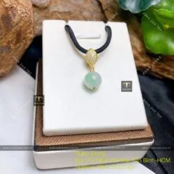 Mặt dây chuyền trái châu ngọc Cẩm thạch xanh lý, vàng 18k - Hình ảnh 6