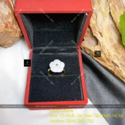 Nhẫn hoa mai ngọc Cẩm thạch trắng, vàng 18k - Ảnh 4