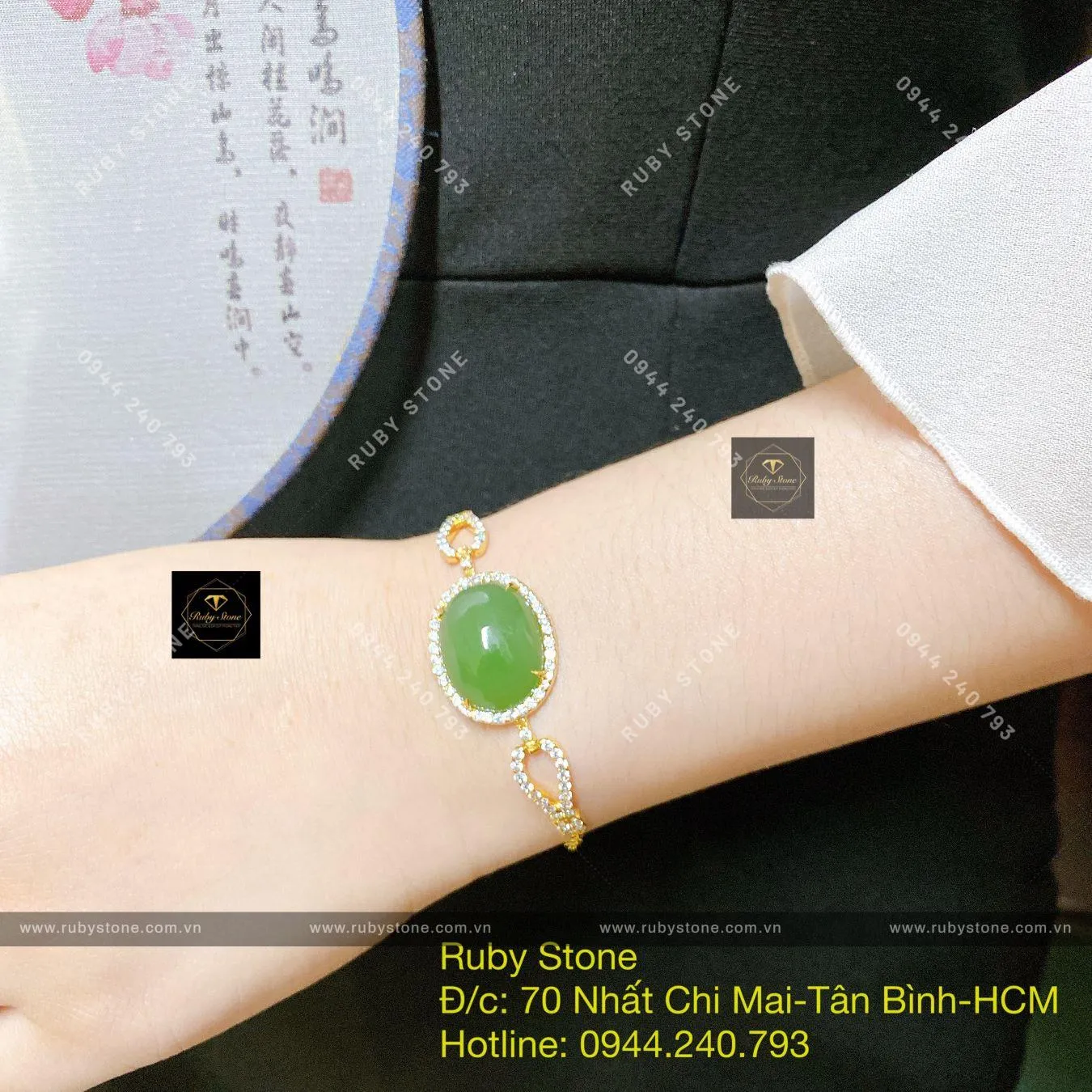 Lắc tay Oval ngọc bích Nga, vàng 18k Lắc tay Oval ngọc bích Nga, vàng 18k