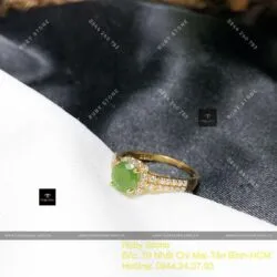 Nhẫn ngọc bích Canada ổ tròn mài giác, vàng 18k - Hình ảnh 4