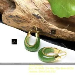 Khuyên tai ngọc bích Canada xanh lá, vàng 18k - Hình ảnh 2