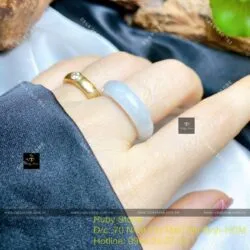 Nhẫn ngọc Cẩm thạch trắng, bản hẹ 6 ly - Ảnh 2