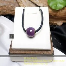 Mặt charm Ruby sao Guinea thiên nhiên, vàng 18k