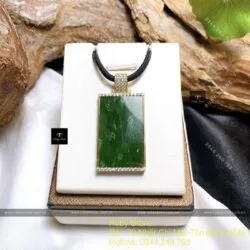 Mặt dây hình chữ nhật ngọc bích Canada, KT 36mm, vàng 18k