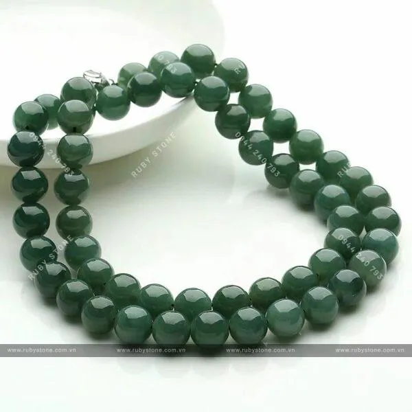 "Màu xám đất" của Jade được hình thành như thế nào? Có giá trị ra sao?