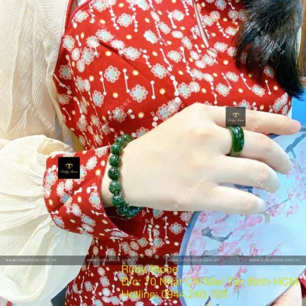 Để bạn hiểu sâu hơn về Ngọc Bích