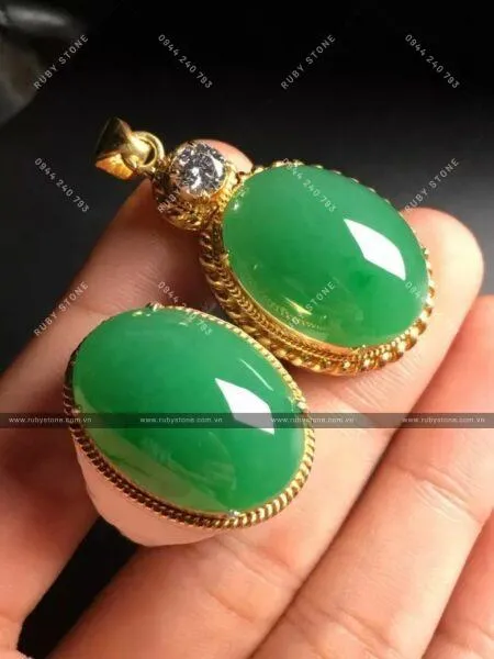 Màu sắc của Jadeite được hình thành như thế nào? Nó được phân chia và có ảnh hưởng như thế nào đến giá cả?