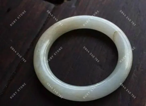"Màu xám đất" của Jade được hình thành như thế nào? Có giá trị ra sao?
