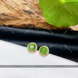 Khuyên tai Ngọc Bích xanh lá tròn mài giác, vàng 18k (đít vặn) Khuyên tai Ngọc Bích xanh lá tròn mài giác, vàng 18k (đít vặn)