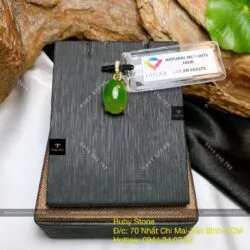 Mặt dây chuyền Oval ngọc bích xanh lá, vàng 18k
