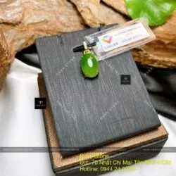 Mặt dây chuyền Oval ngọc bích xanh lá, vàng 18k - Ảnh 6