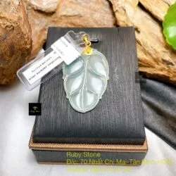 Mặt dây chiếc lá Băng ngọc, KT 41mm, móc vàng 18k