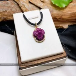 Mặt dây chuyền Thiềm thừ Ruby Nam Phi, vàng 18k - Ảnh 2