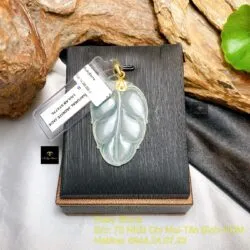 Mặt dây chiếc lá Băng ngọc, KT 41mm, móc vàng 18k