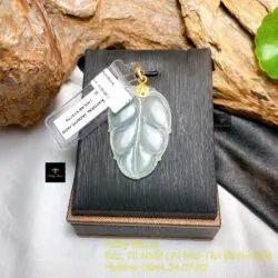 Mặt dây chiếc lá Băng ngọc, KT 41mm, móc vàng 18k